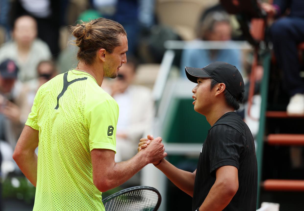 法国网球队力克英国网球队,兹维列夫送出助攻的简单介绍 法国网球队力克英国网球队,兹维列夫送出助攻的简单介绍