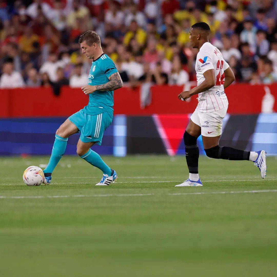 米兰真人-包含波兰碾压塞维利亚,本泽马打破历史纪录的词条