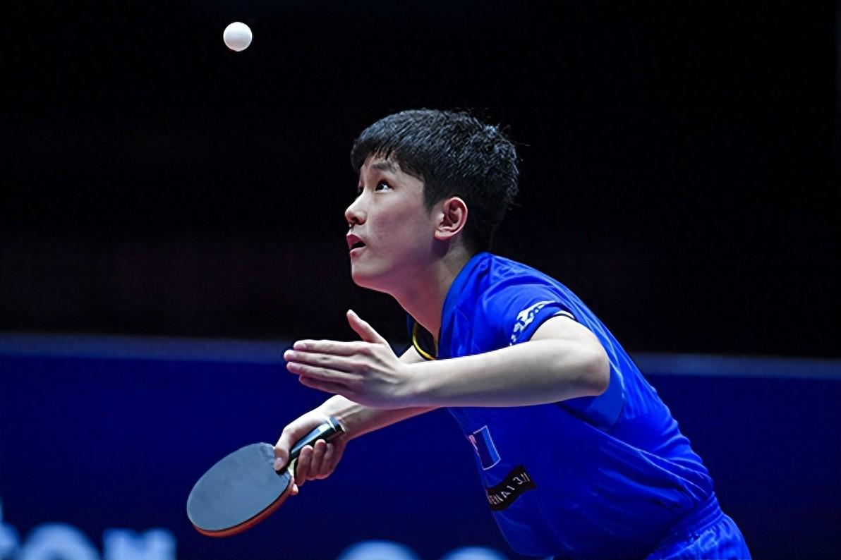 两队领袖对决，内战场面十分激烈，胜负难料