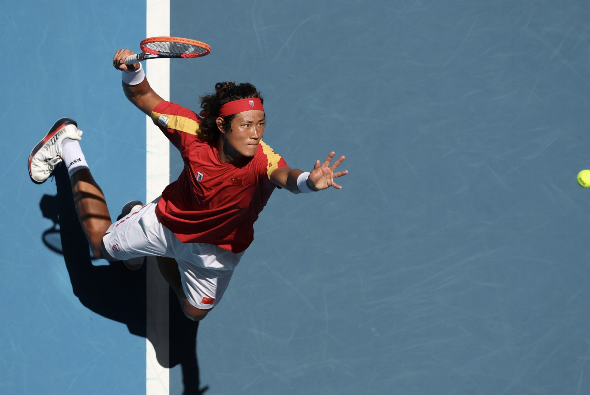 米兰体育入口-包含球员在比赛中全力以赴，展现出顶尖水平的词条