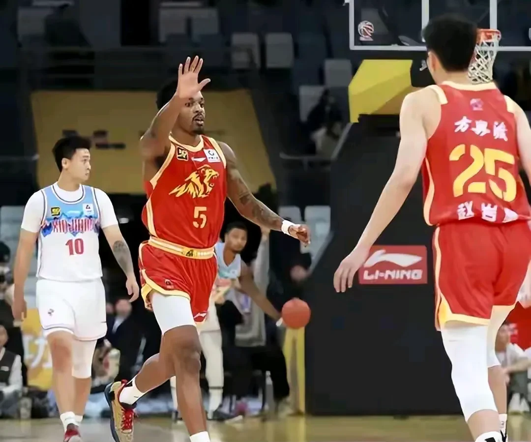 青岛队备战辽宁男篮,期待全队发挥的简单介绍 青岛队备战辽宁男篮,期待全队发挥的简单介绍