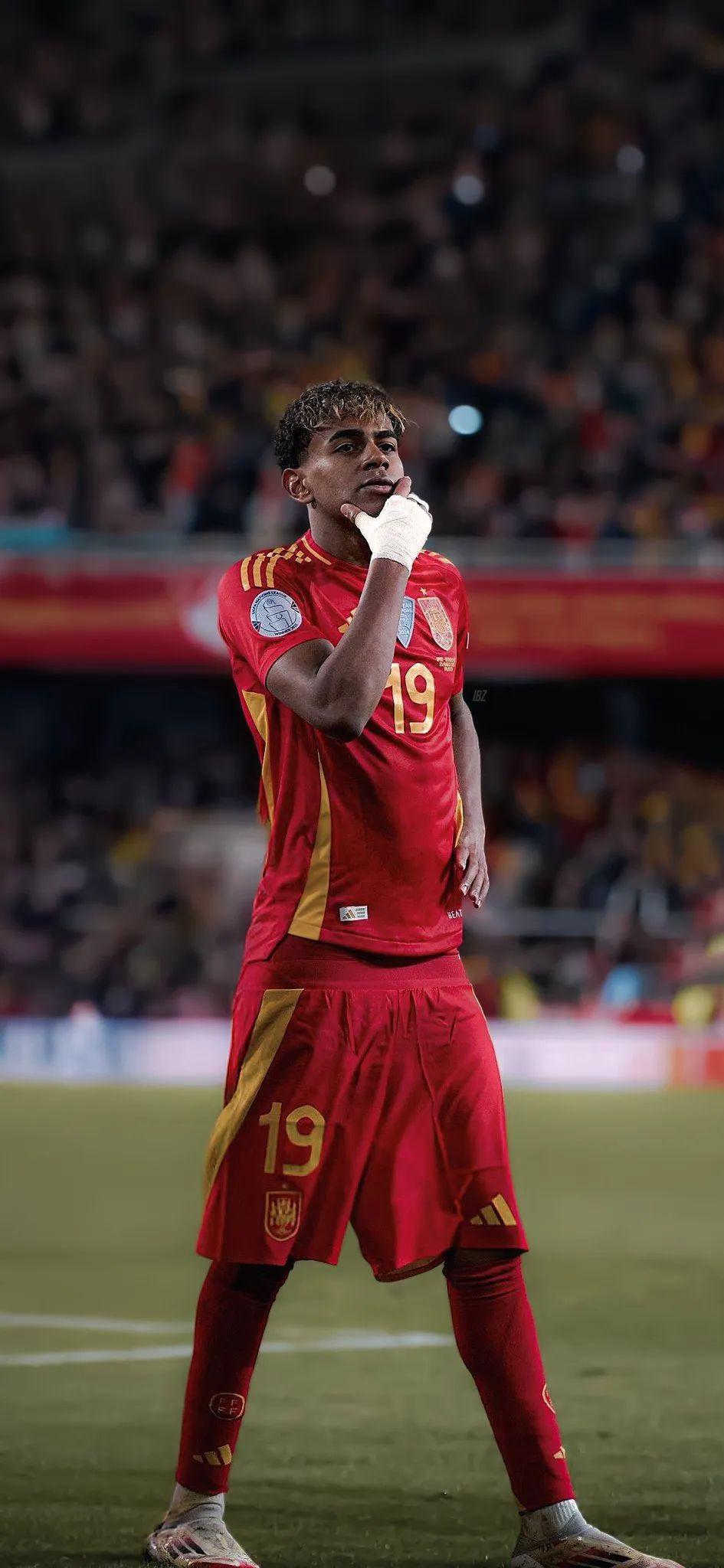 关于国家队欧预赛成绩亮眼，名列前茅的信息