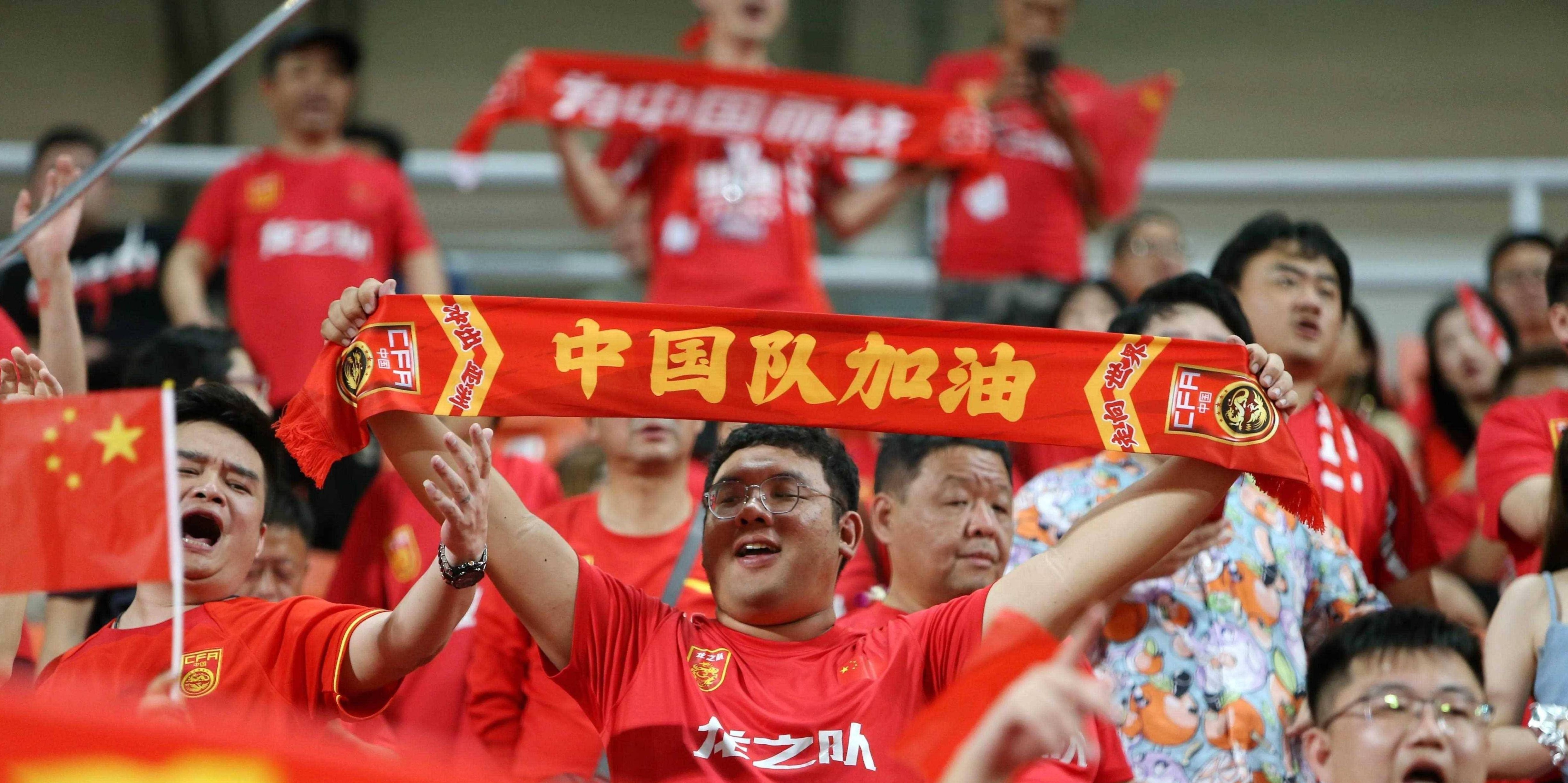 关于中国代表团在国际足球比赛中表现抢眼的信息