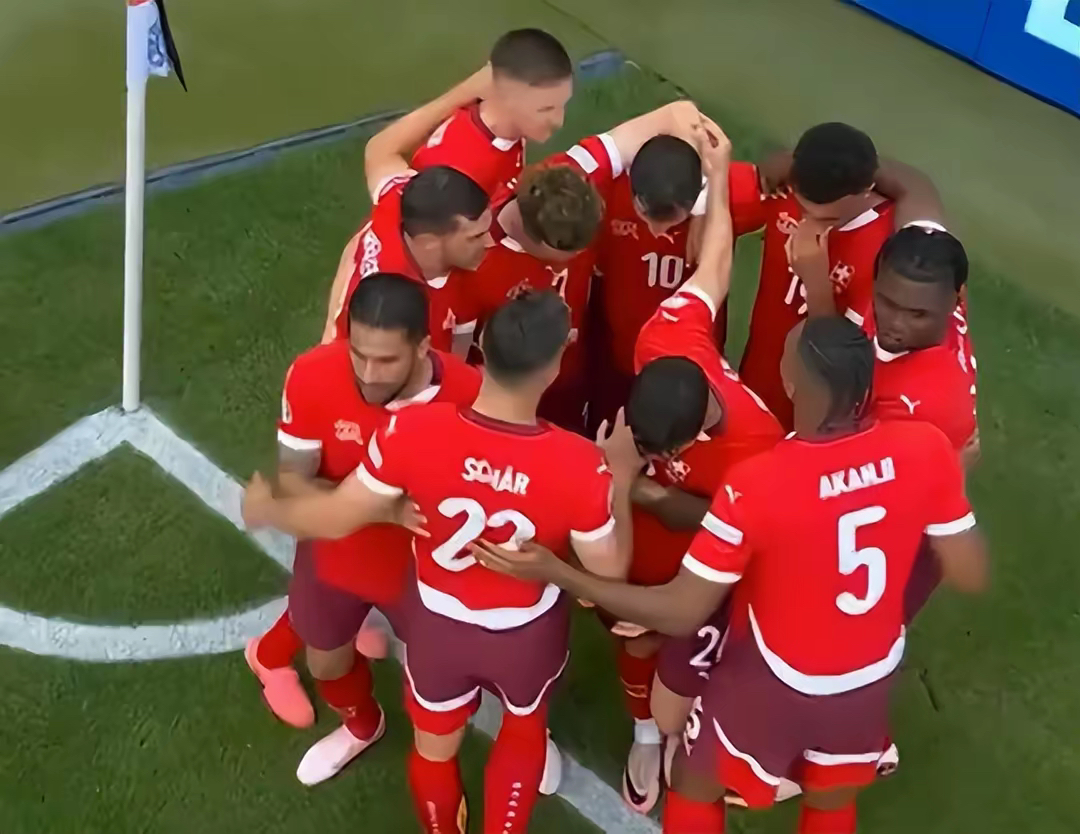 足球比赛势均力敌，场面呈现胶着状态的简单介绍