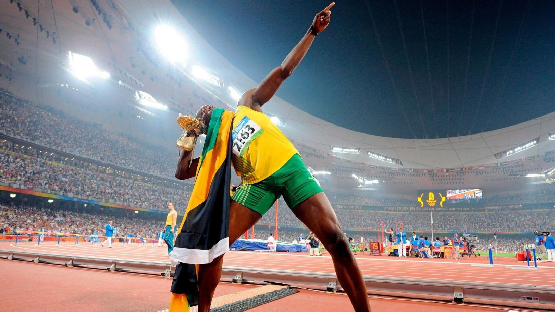 当封锁的隐喻遇上绿茵场,乌拉圭的战术与卢卡库的接管